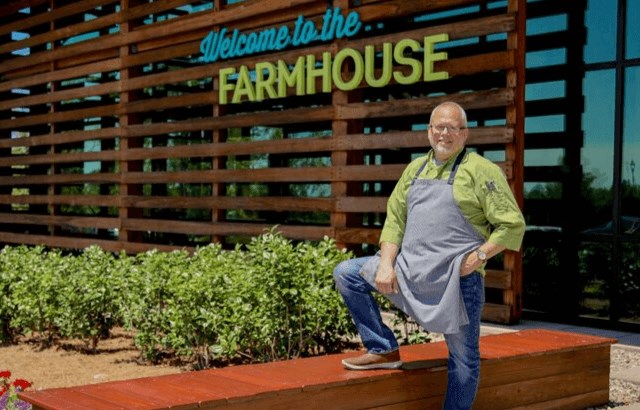 Welcome to the Farmhouse entrance sign